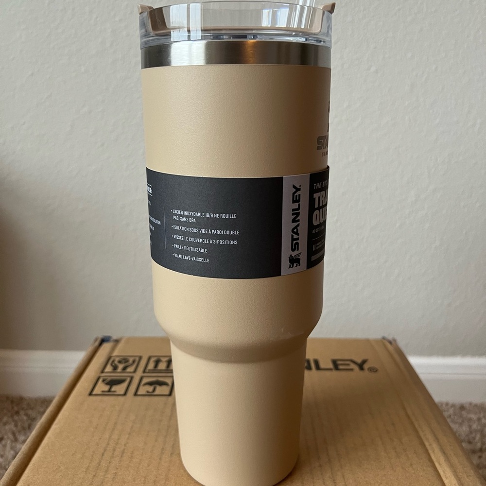 Stanley Adventure Quencher 40oz Travel Tumbler - Driftwood - Picture 4 of 6
